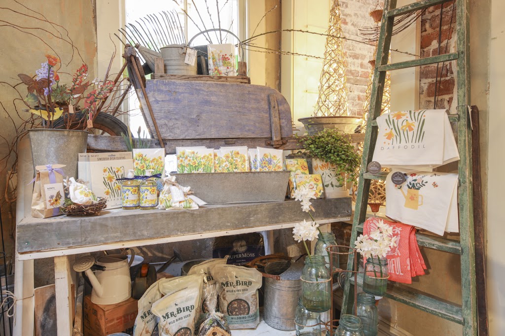 Antique Gardener | 80 Main St, Sutter Creek, CA 95685, USA | Phone: (209) 267-5551