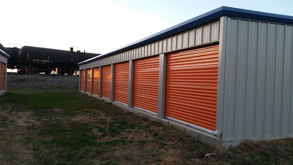 Trackside Self Storage | 1156 TX-81, Grandview, TX 76050, USA | Phone: (214) 335-6184