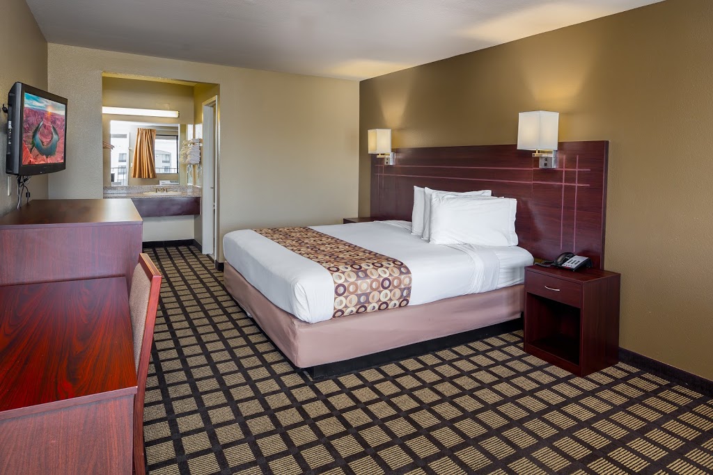 Travelers Inn Phoenix | 5102 W Latham St, Phoenix, AZ 85043, USA | Phone: (602) 233-1988