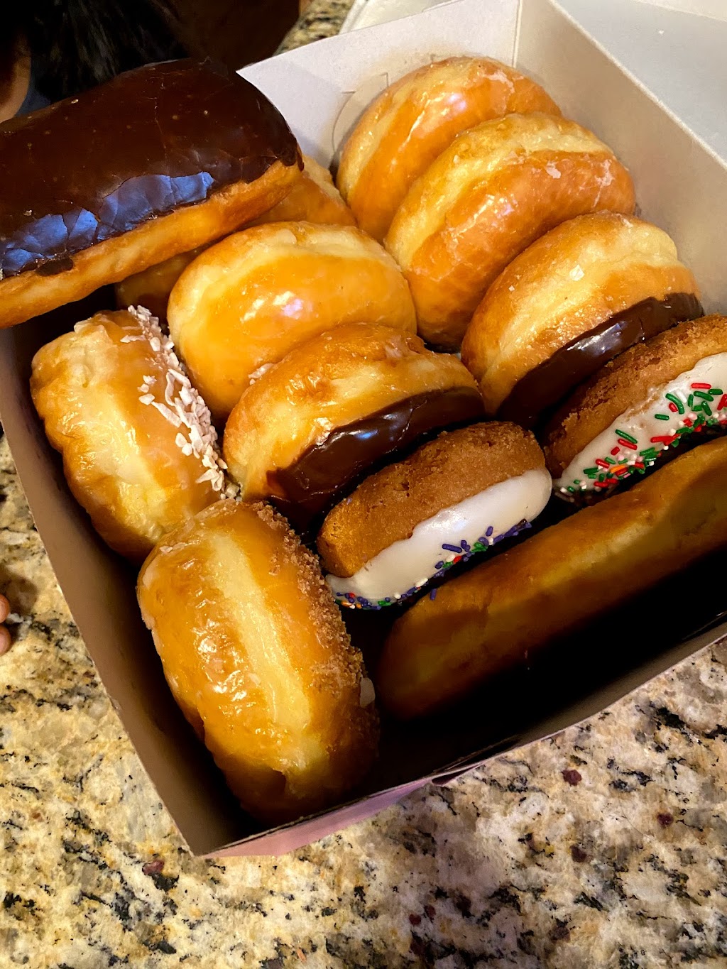 Road Runner Donuts of Upland | 1801 W Foothill Blvd, Upland, CA 91786, USA | Phone: (909) 946-4149