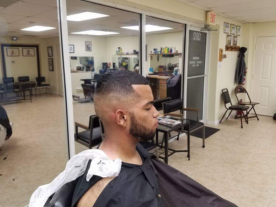 Robert Your Barber At the County Line Barbershop | 12406 County Line Rd, Spring Hill, FL 34667, USA | Phone: (727) 288-4508