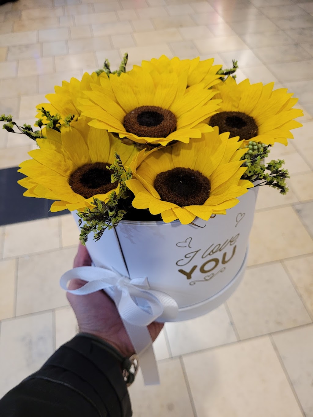 Eternally Flowers | First floor, between Pandora and Express, 10300 Southside Blvd Kiosk 69, Jacksonville, FL 32256, USA | Phone: (954) 668-8327