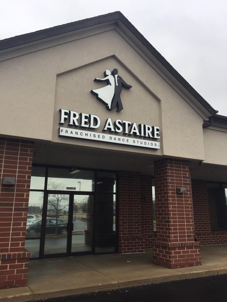 Fred Astaire Dance Studios - Pleasant Prairie | 9000 76th St B, Pleasant Prairie, WI 53158, USA | Phone: (262) 577-5859