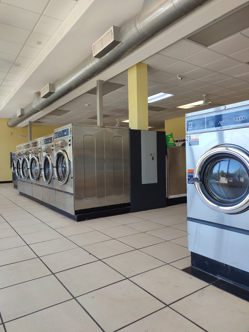 Crisp N Clean Laundry | 2000 Clinton Ave, Fort Worth, TX 76164, USA | Phone: (817) 677-8882