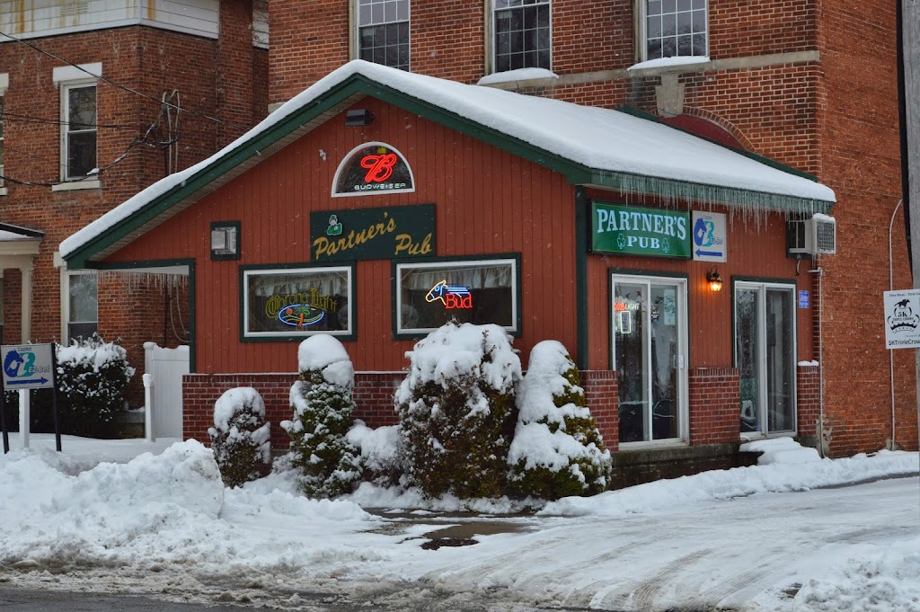 Partners Pub and Grill | 21 S William St, Johnstown, NY 12095, USA | Phone: (518) 762-2337