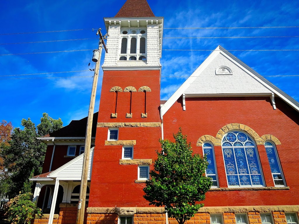 First Congregational Church | 131 6th Ave, Baraboo, WI 53913, USA | Phone: (608) 356-4300