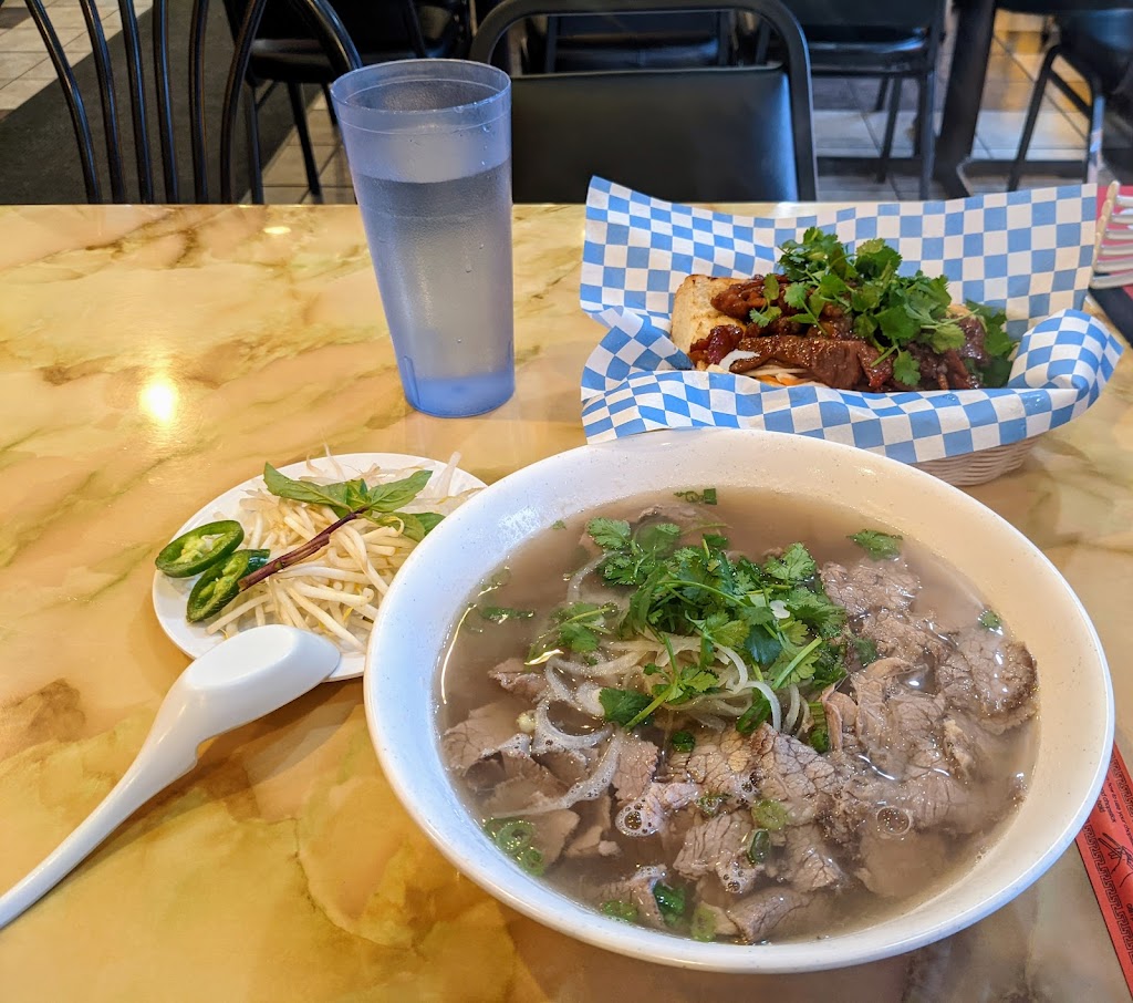 Pho Lewis Vietnamese Fusion | 14902 Un Ave SW, Lakewood, WA 98498, USA | Phone: (253) 581-5000