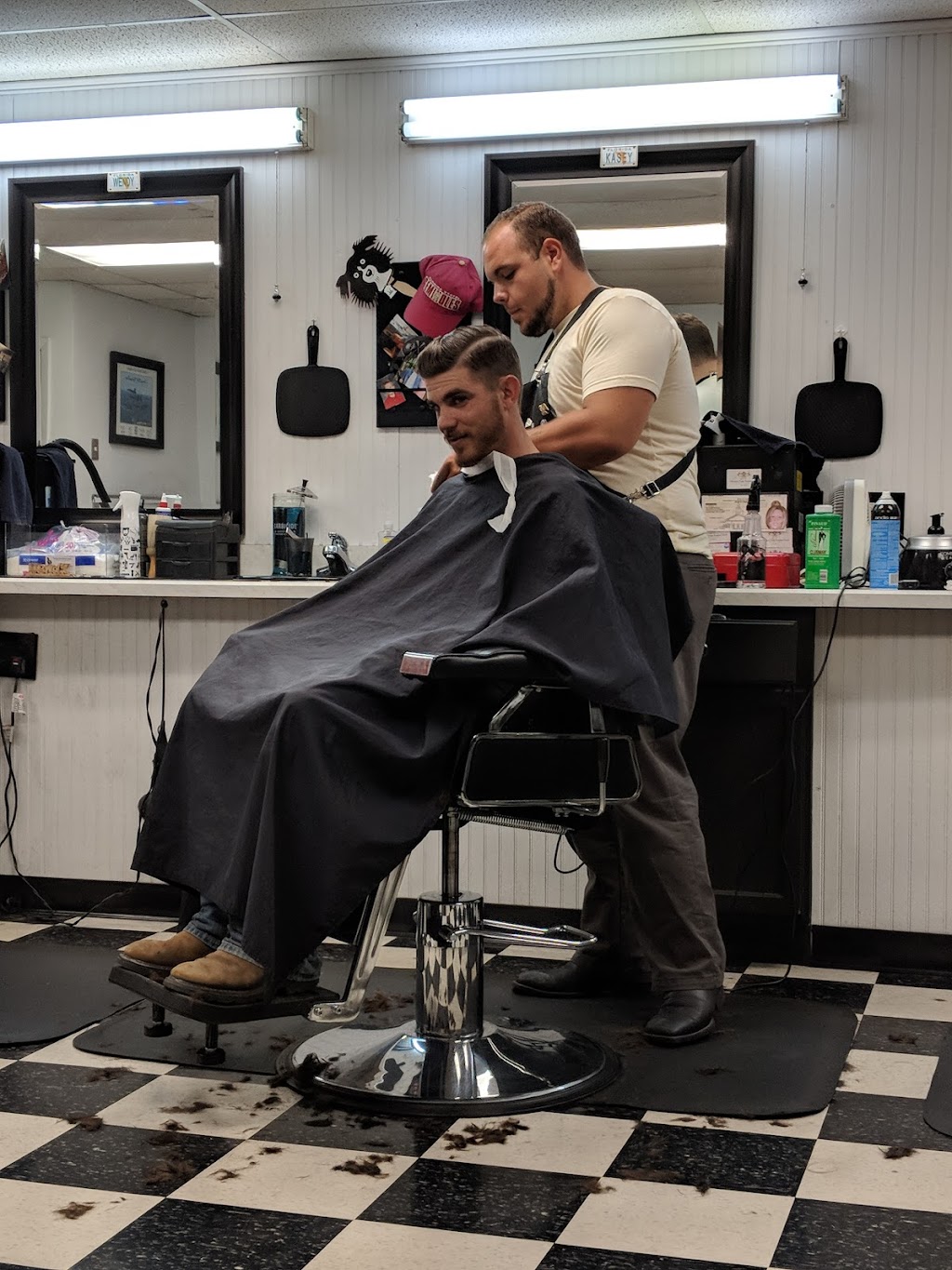 ORANGE PARK BARBER SHOP | 548 College Dr, Middleburg, FL 32068, USA | Phone: (904) 272-8677