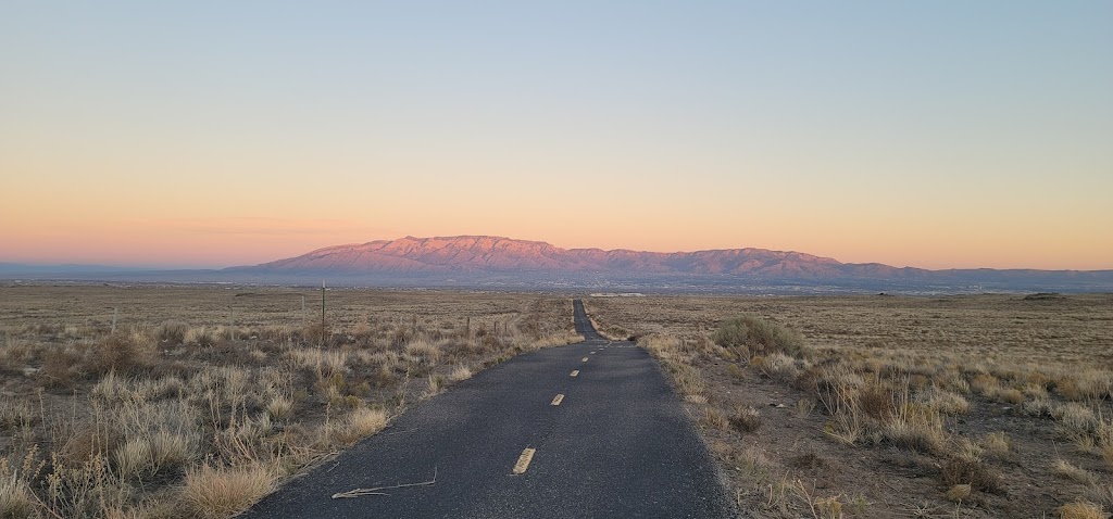 Paseo de la Mesa Trail Trailhead | Unnamed Road, Albuquerque, NM 87120, USA | Phone: (505) 768-4200