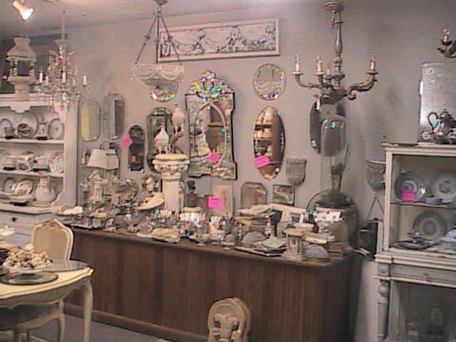 Country Garden Antiques | 147 Parkhouse St, Dallas, TX 75207, USA | Phone: (214) 741-9331