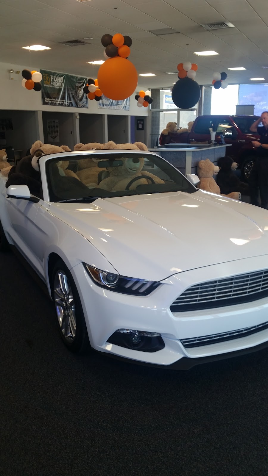 Airport Ford | 8001 Burlington Pike, Florence, KY 41042, USA | Phone: (859) 371-4750