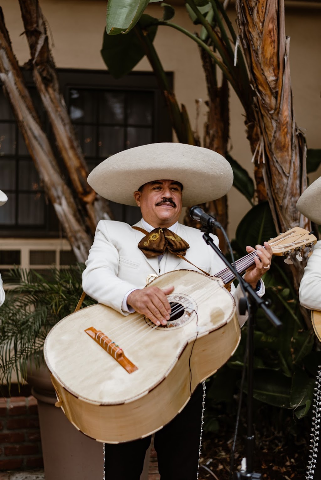 Mariachi Alas De Jalisco | 2922 W Main St, Visalia, CA 93291, USA | Phone: (559) 334-3080