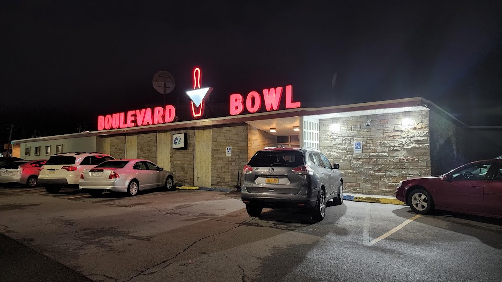 Boulevard Bowl | 1315 Erie Blvd, Schenectady, NY 12305, USA | Phone: (518) 374-4171