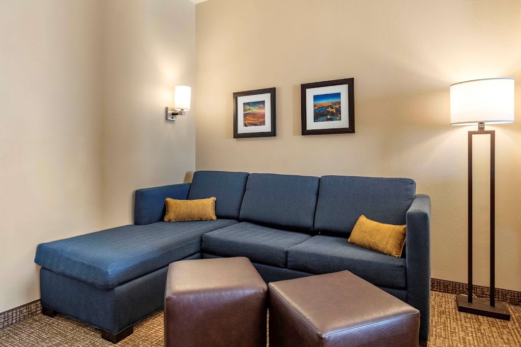 Comfort Inn & Suites | 8 Marietta Ct, Edgewood, NM 87015, USA | Phone: (505) 281-7000