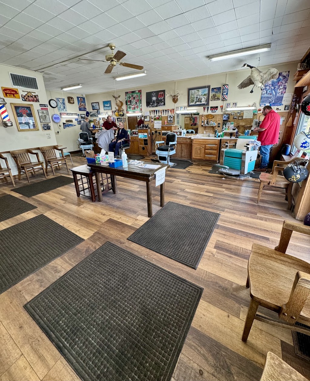 Wilson Barber Shop | 819 W Maumee St, Adrian, MI 49221, USA | Phone: (517) 263-9985