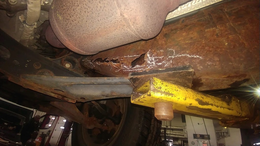 DISCOUNT AUTO REPAIR & SPECIAL CUSTOM WELDING | 27307 W Seven Mile Rd, Redford Charter Twp, MI 48240, USA | Phone: (313) 533-5330