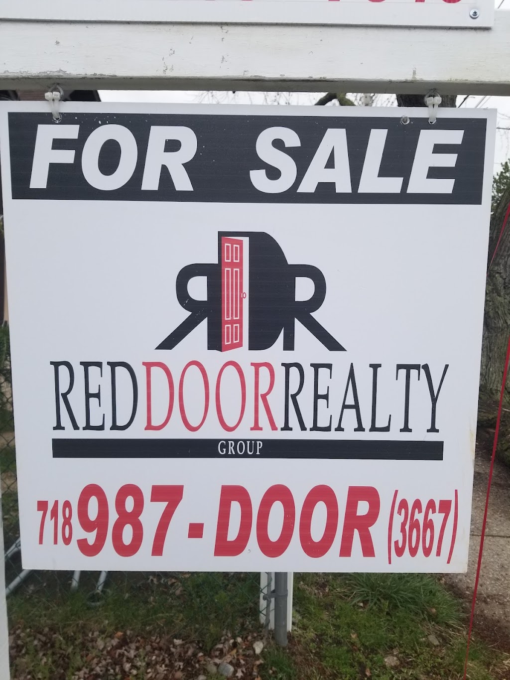Red Door Realty | 124 Buel Ave, Staten Island, NY 10305, USA | Phone: (718) 987-3667