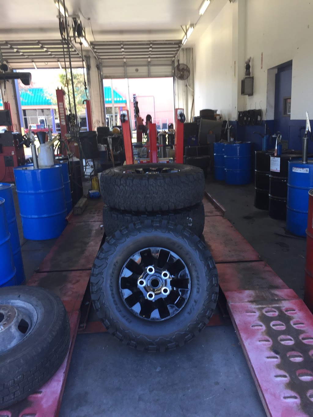 Action Gator Tire | 4135 W Vine St, Kissimmee, FL 34741, USA | Phone: (689) 345-5349