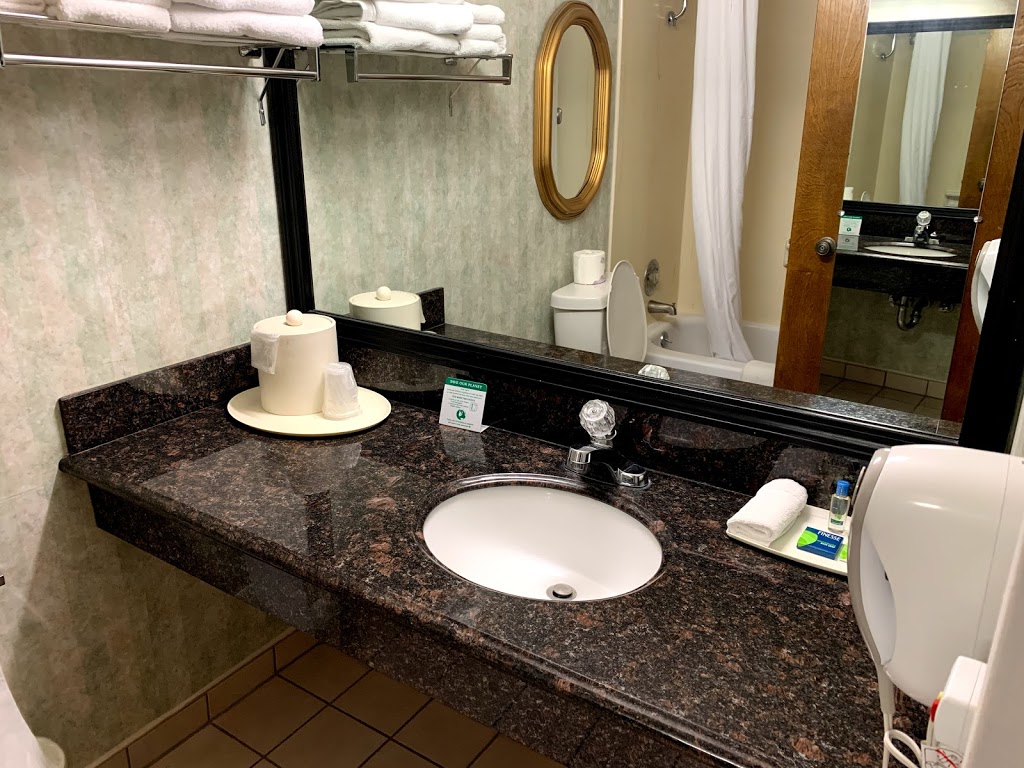 Hotel Piccadilly | 2305 W Shaw Ave, Fresno, CA 93711, USA | Phone: (559) 348-5520