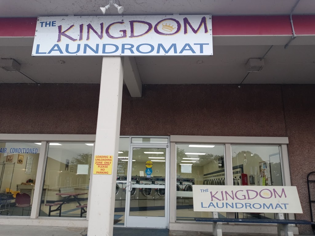 The Kingdom Laundromat | 246 E Monroe St, Decatur, IN 46733, USA | Phone: (260) 222-7160