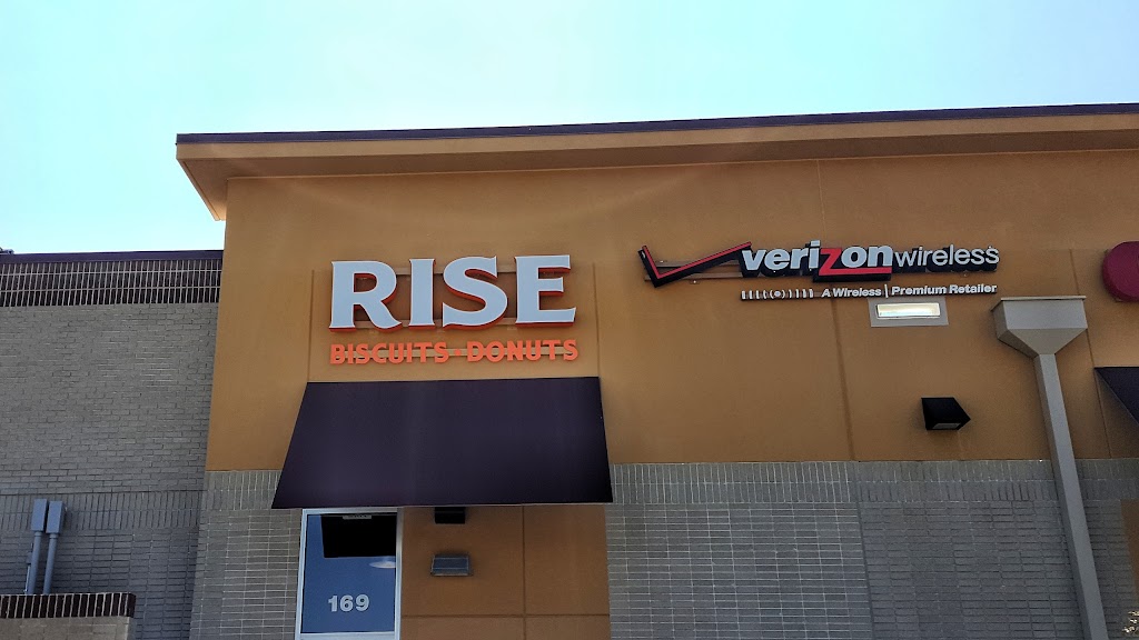 Rise Southern Biscuits & Righteous Chicken | 169 Grand Hill Pl, Holly Springs, NC 27540, USA | Phone: (919) 586-7343