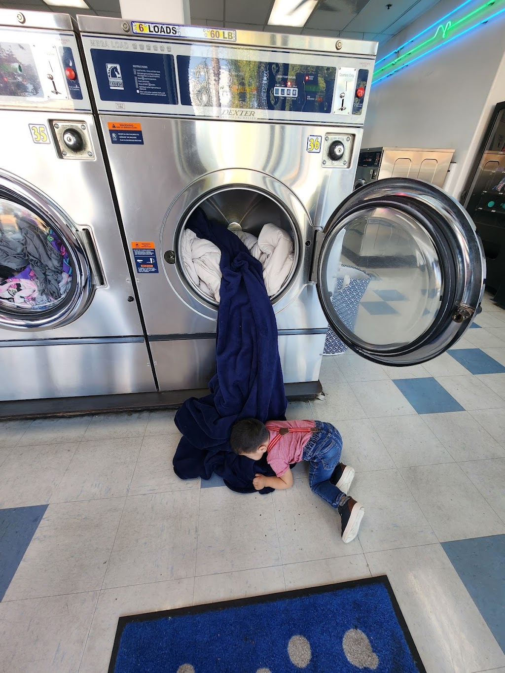 SoapBox Coin Laundry | 3935 Mission Ave #10, Oceanside, CA 92058, USA | Phone: (760) 560-7314