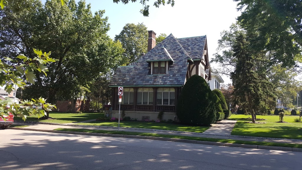 English Manor Bed and Breakfast | 505 E Linden Ave, Miamisburg, OH 45342, USA | Phone: (937) 866-2288