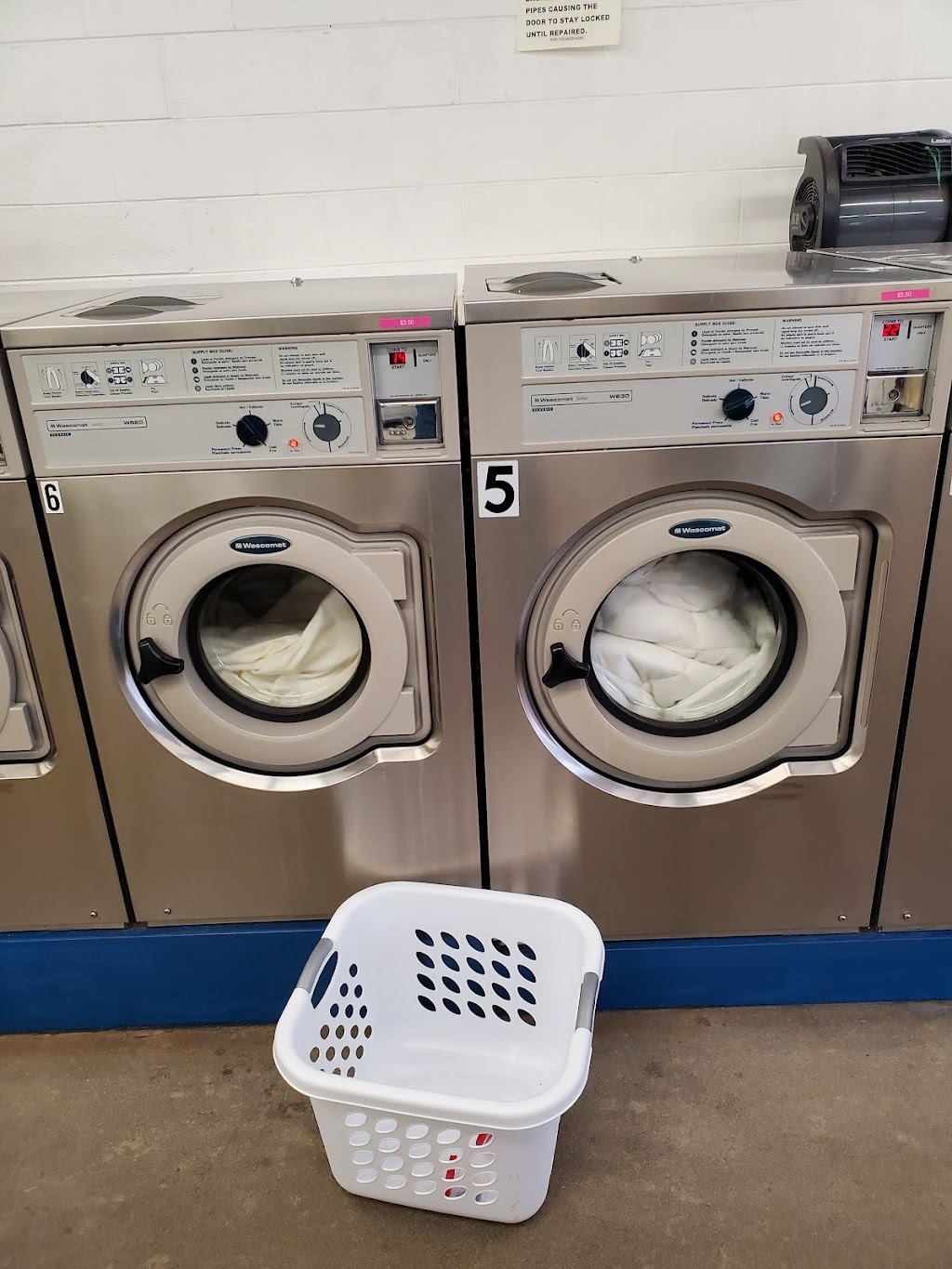 Centre Coin Laundry | 11926 Centre St, Chester, VA 23831, USA | Phone: (804) 748-7031