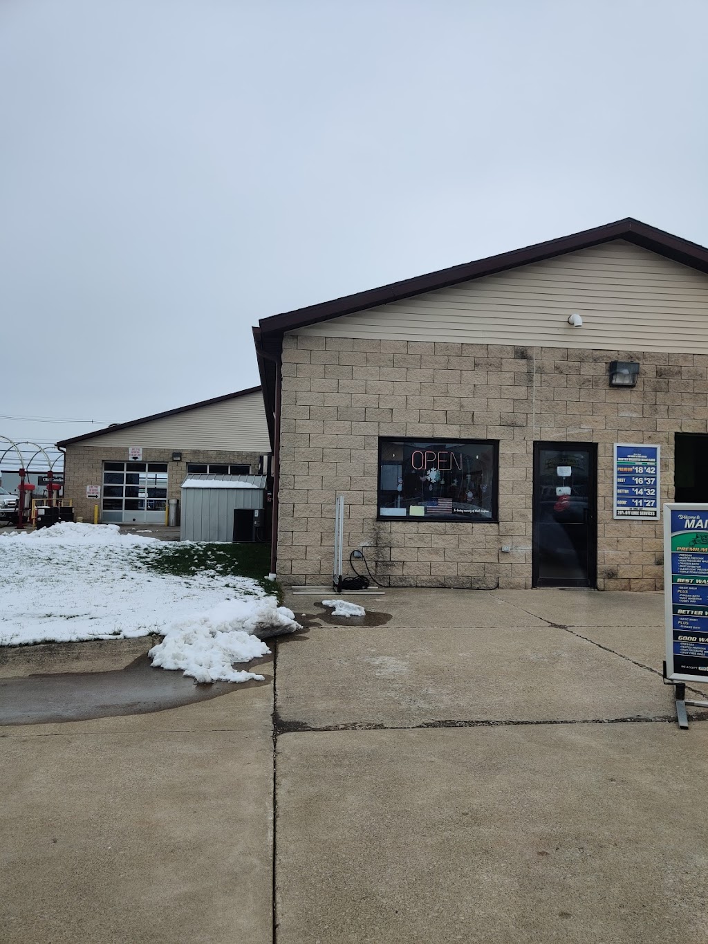Main Street Car Wash & Lube | 1325 N Main St, Orrville, OH 44667, USA | Phone: (330) 682-2000