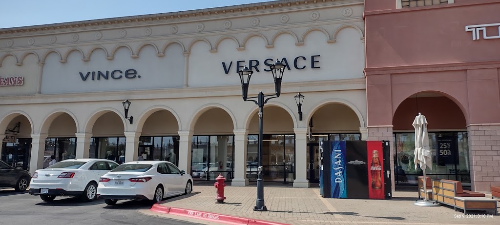 Vince Outlet | 3939 IH 35 S Space 1260, San Marcos, TX 78666, USA | Phone: (512) 790-9051
