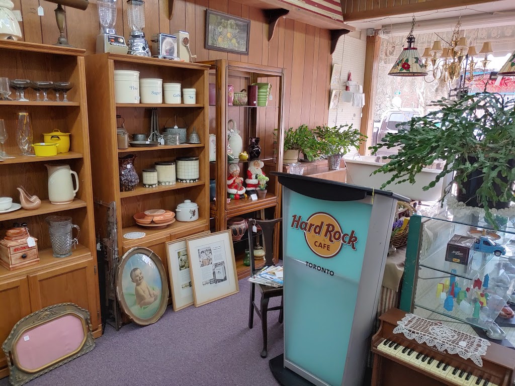 Antiques On Main | 430 Main St, Belleville, MI 48111 | Phone: (734) 699-8285