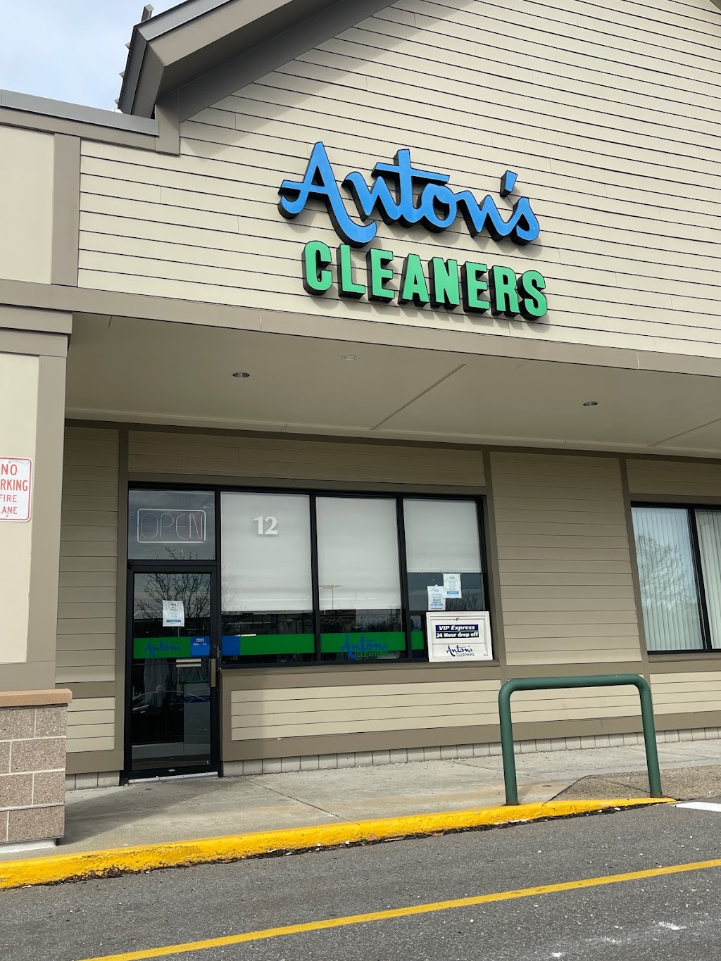 Antons Cleaners | 379 Amherst St, Nashua, NH 03061, USA | Phone: (603) 883-6724