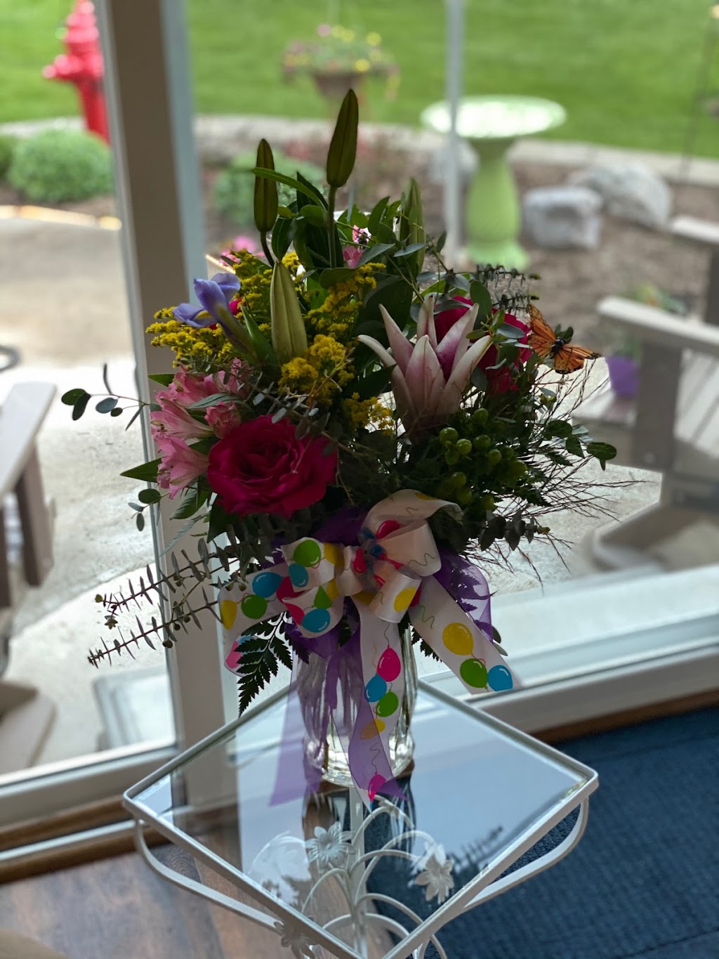 Creative Floral Designs | 1239 WI-175, Hubertus, WI 53033 | Phone: (262) 628-4410