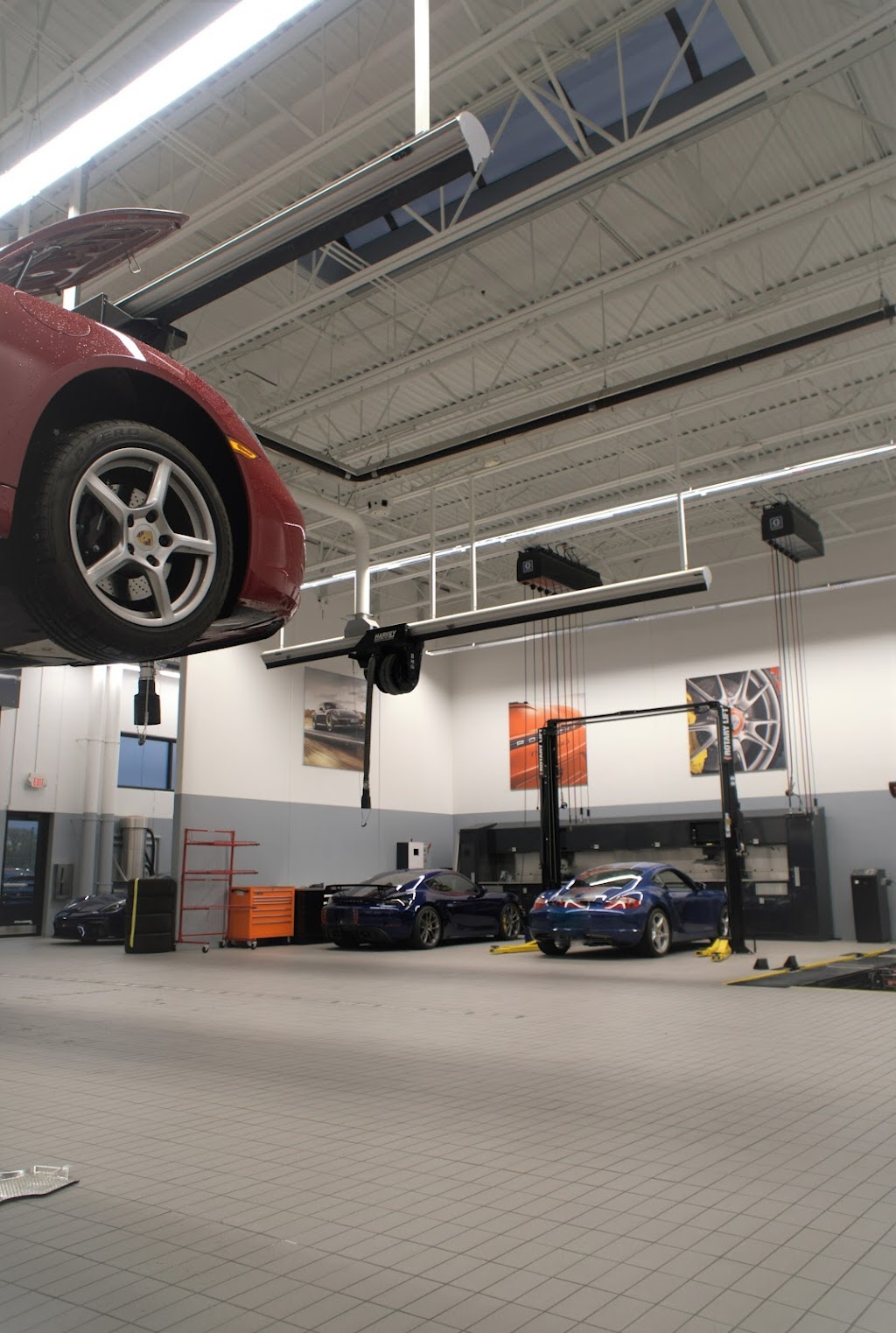 Porsche St. Paul Service Department | 2490 Maplewood Dr, Maplewood, MN 55109, USA | Phone: (612) 439-5769