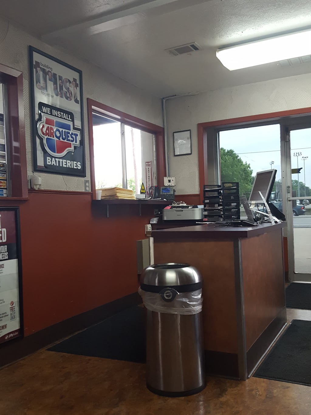 Jiffy Lube | 1531 S Cooper St, Arlington, TX 76010, USA | Phone: (817) 261-9450