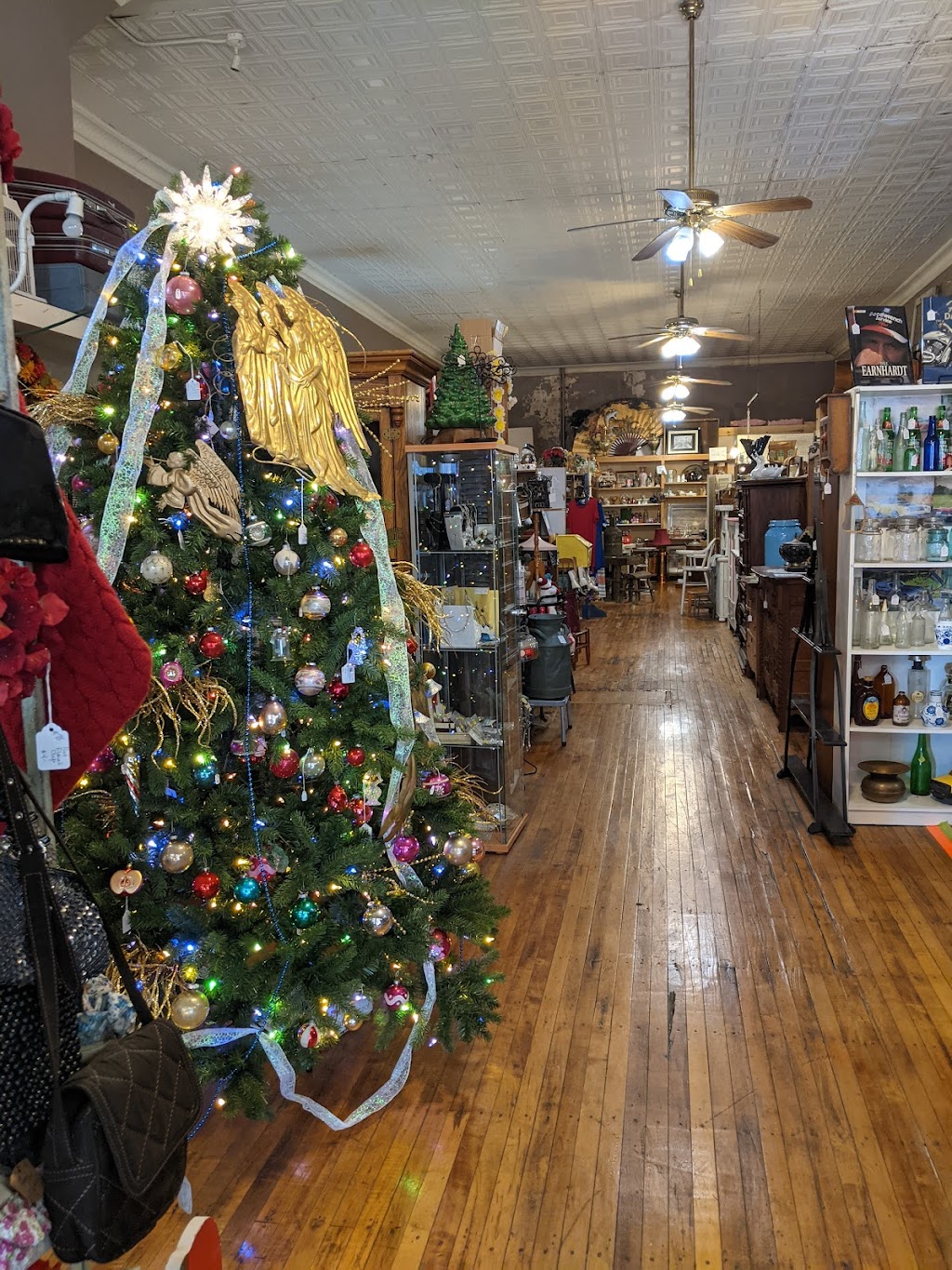 Bad Creek Antiques | 215 Main St, Delta, OH 43515, USA | Phone: (419) 822-8262