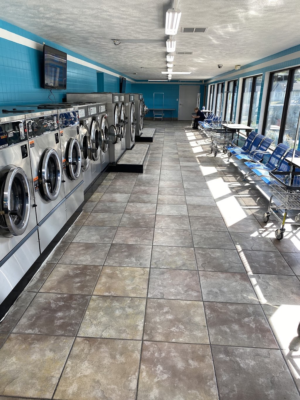 Central Laundromat | 2508 Central Ave, Anderson, IN 46016, USA | Phone: (765) 356-4442