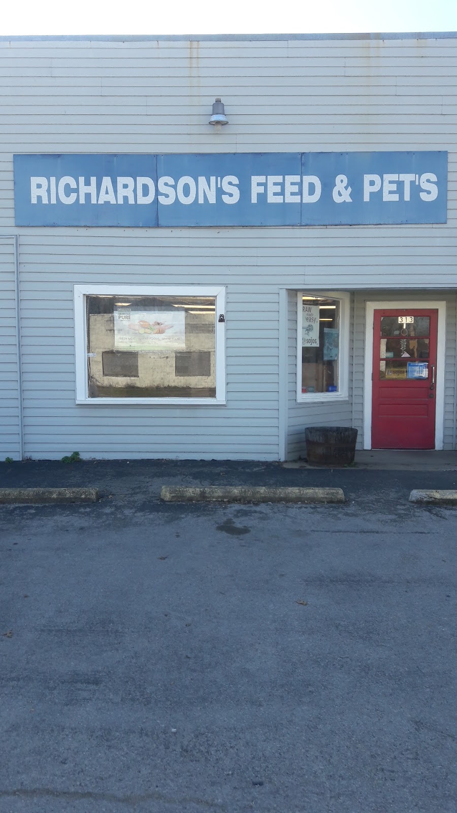 Richardson Feed And Pet Center, L.L.C. | 313 Old Preston Hwy S, Shepherdsville, KY 40165, USA | Phone: (502) 543-2874