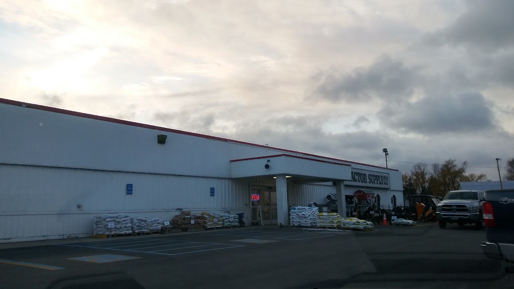 Tractor Supply Co. | 3801, 20 West W State St, Fremont, OH 43420, USA | Phone: (419) 332-2065