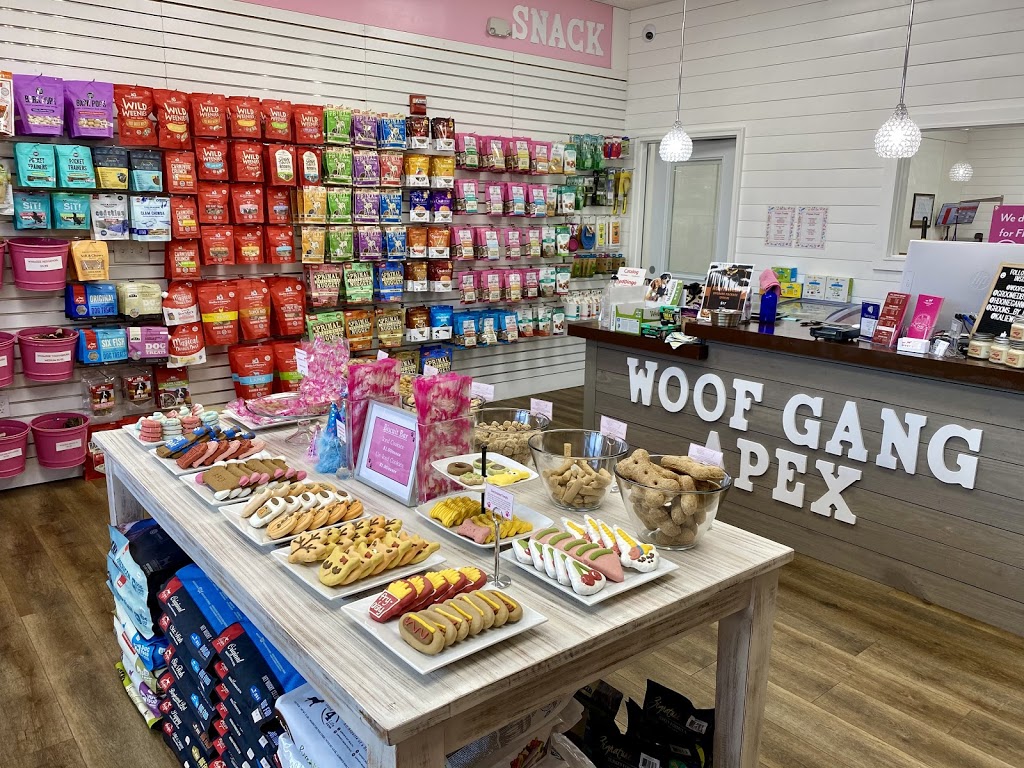 Woof Gang Bakery & Grooming Apex | 774 W Williams St, Apex, NC 27502, USA | Phone: (919) 367-1333