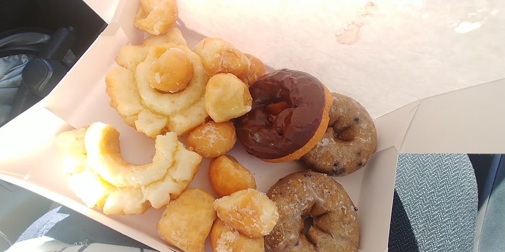 Daily Donuts | 105 W Obuch St, Valley View, TX 76272, USA | Phone: (940) 726-6000