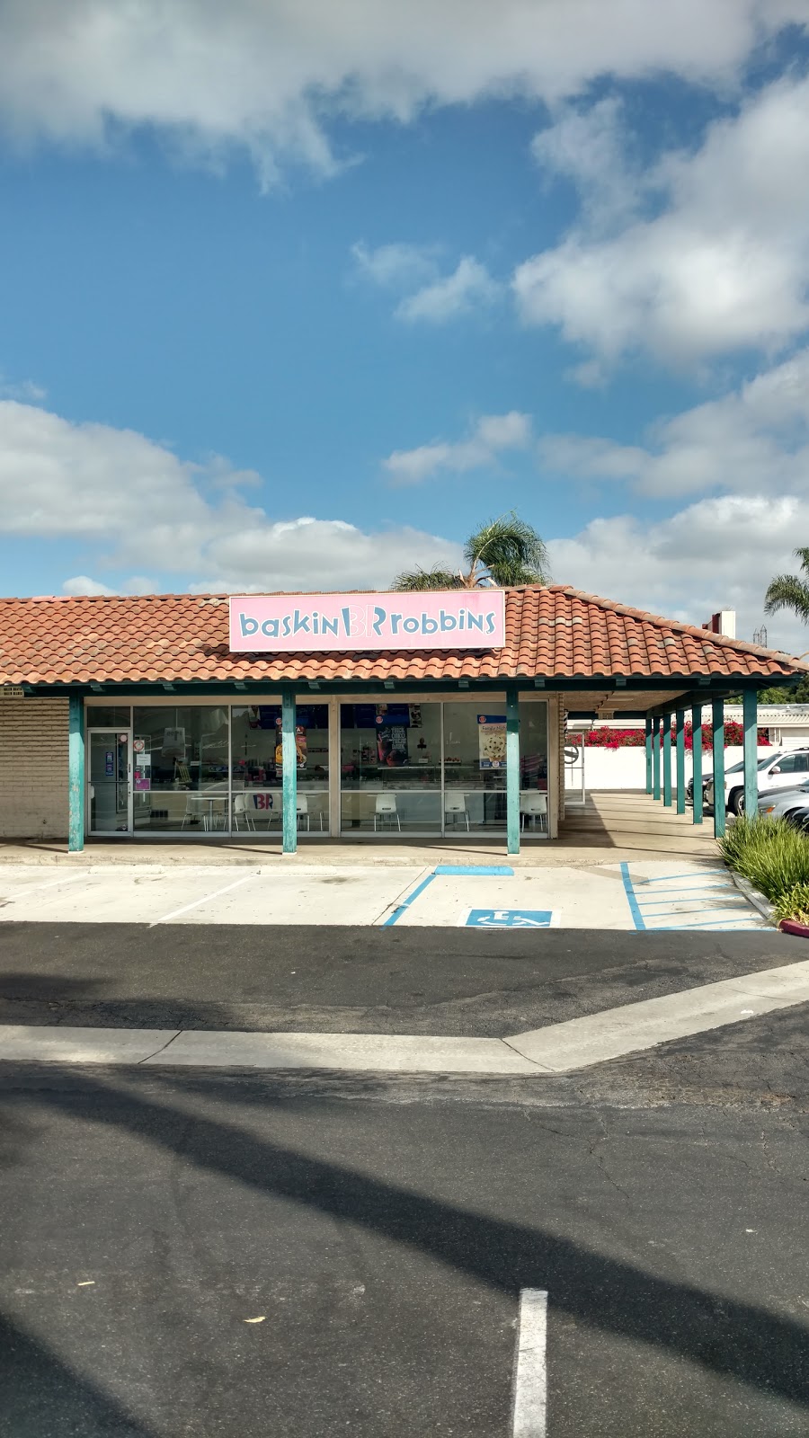 Baskin-Robbins | 19465 Brookhurst St, Huntington Beach, CA 92646, USA | Phone: (714) 963-4333