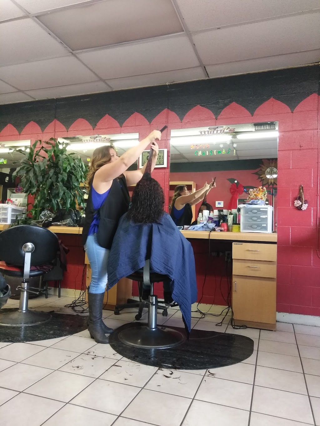 Mimis Hair Salon | 608 W 6th St, Corona, CA 92882, USA | Phone: (951) 371-8648
