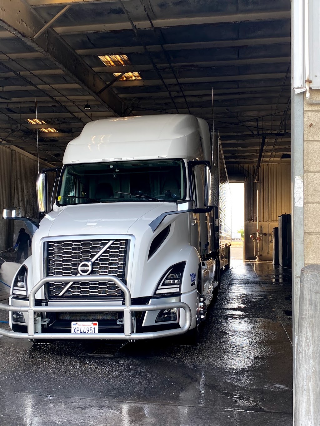 Sunny Truck Wash | 2713 Vineyard Pl, Fowler, CA 93625, USA | Phone: (559) 834-6200