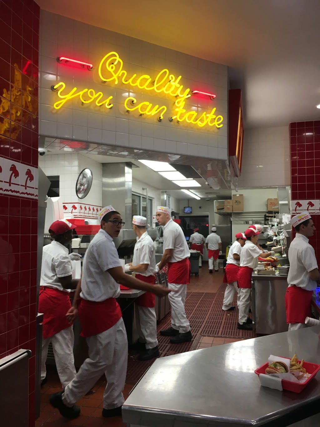 In-N-Out Burger | 1490 E Yosemite Ave, Manteca, CA 95336 | Phone: (800) 786-1000