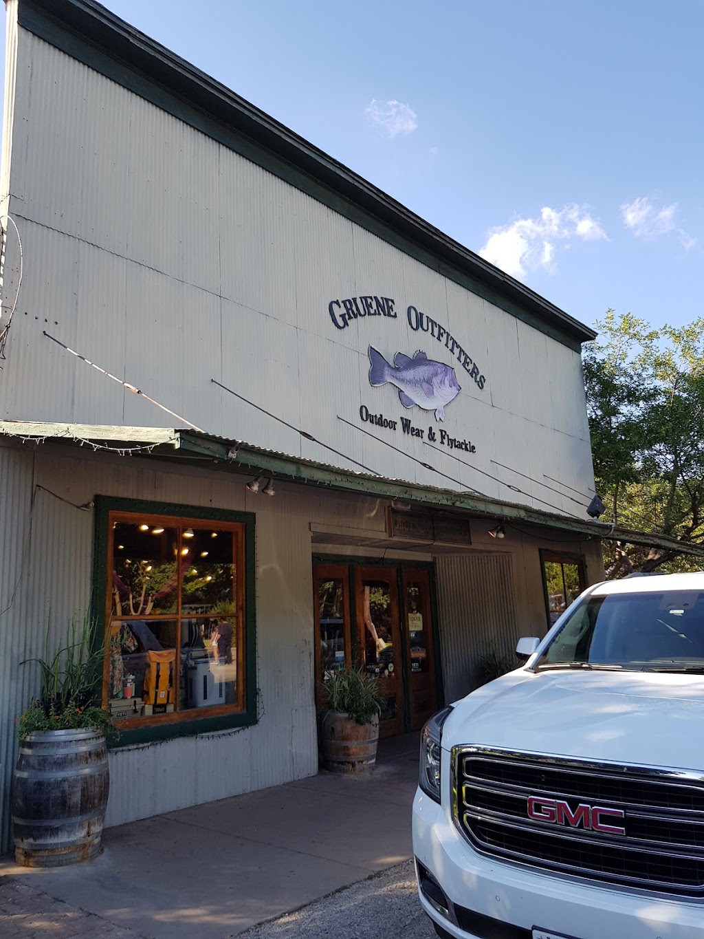 Gruene Outfitters | 1629 Hunter Rd, New Braunfels, TX 78130, USA | Phone: (830) 625-4440