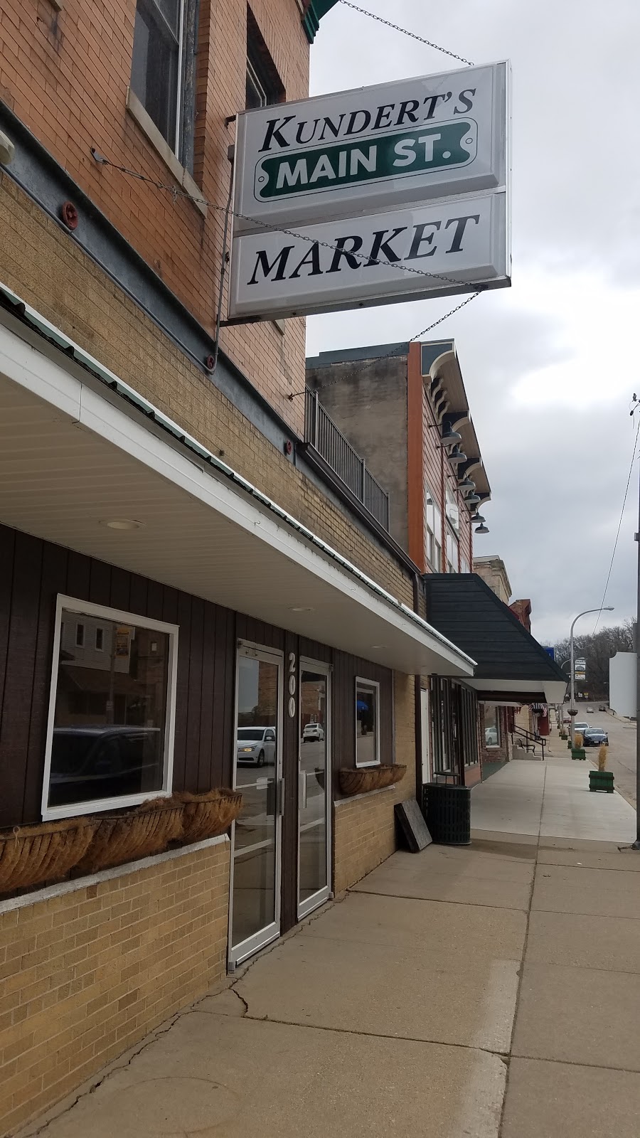 Kunderts Main Street Market | 200 S Main St, Blanchardville, WI 53516, USA | Phone: (608) 523-1208