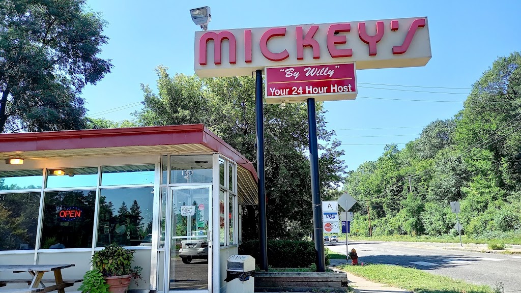 Mickeys Diner By willy | 1950 7th St W, St Paul, MN 55116, USA | Phone: (651) 698-8387