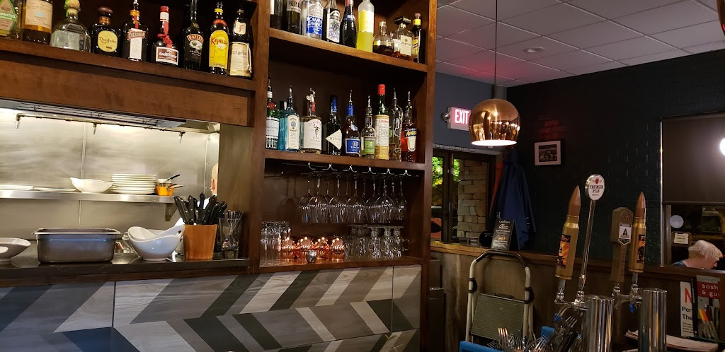 Avanti Restaurant & Bar | 2000 8th Ave F, West Linn, OR 97068, USA | Phone: (503) 826-5631