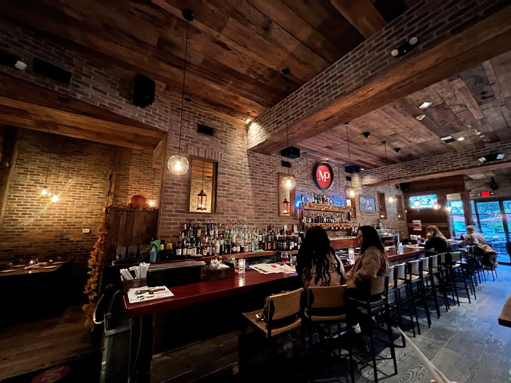 Market Place Kitchen & Bar - Danbury | 33 Mill Plain Rd, Danbury, CT 06811, USA | Phone: (203) 616-5836